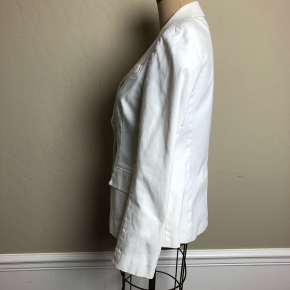 Theory cotton blend classic style blazer
8087 - Picture 3 of 6